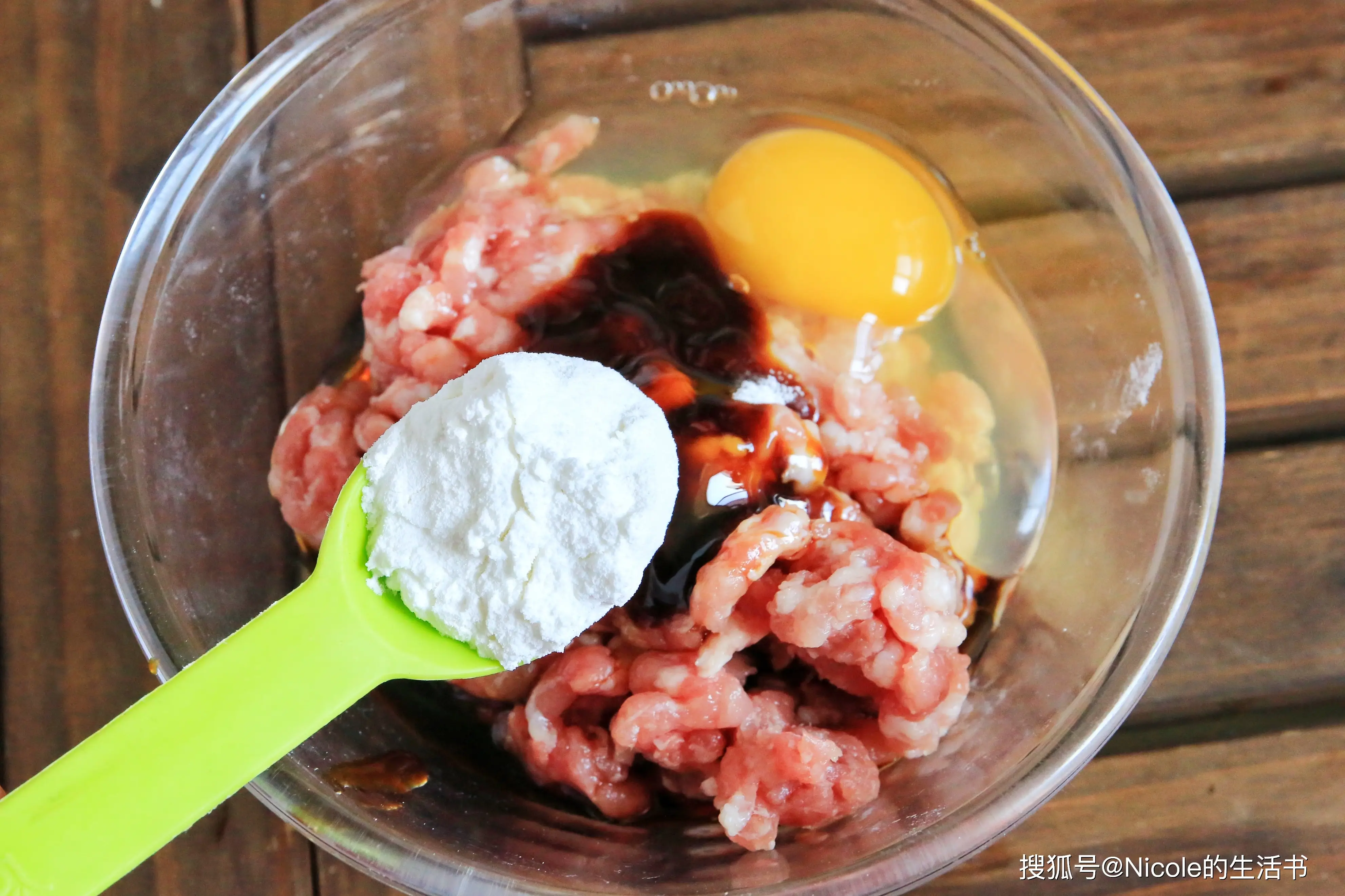 原創(chuàng)帶來無限暖意的秋冬美食：砂鍋白菜丸子煲