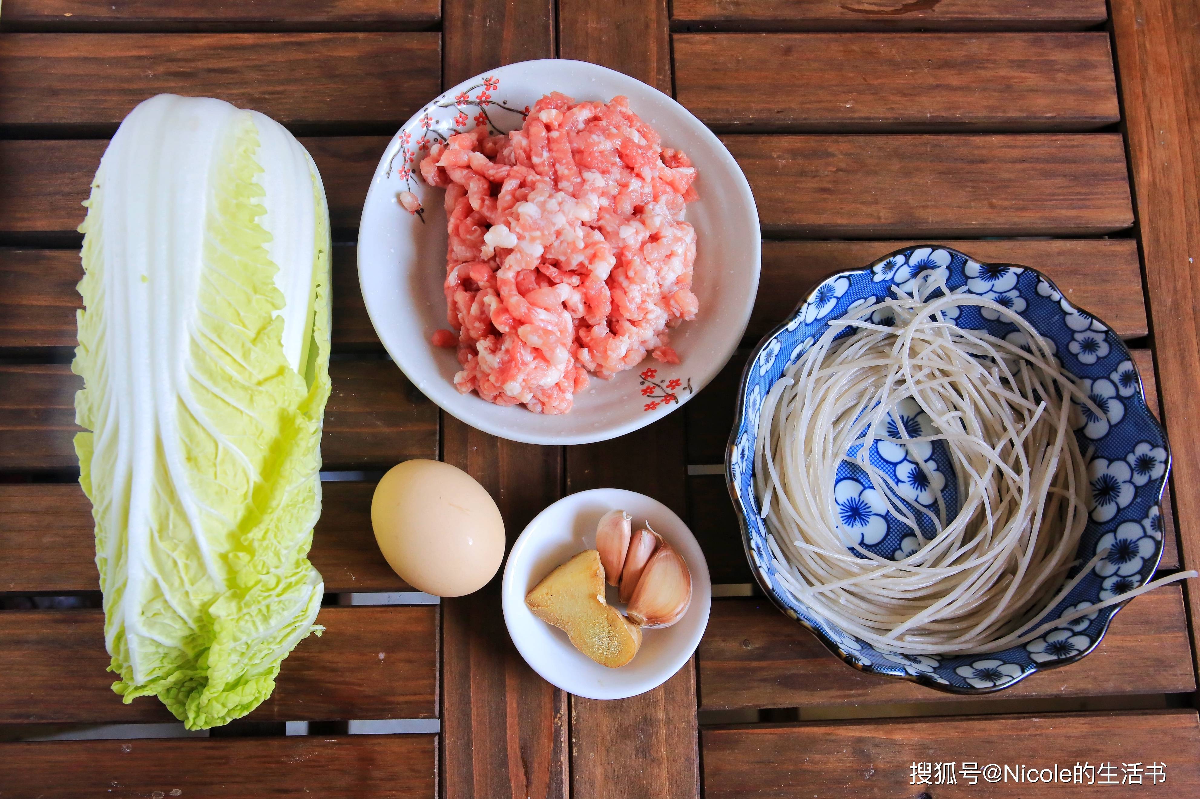 原創(chuàng)帶來無限暖意的秋冬美食：砂鍋白菜丸子煲