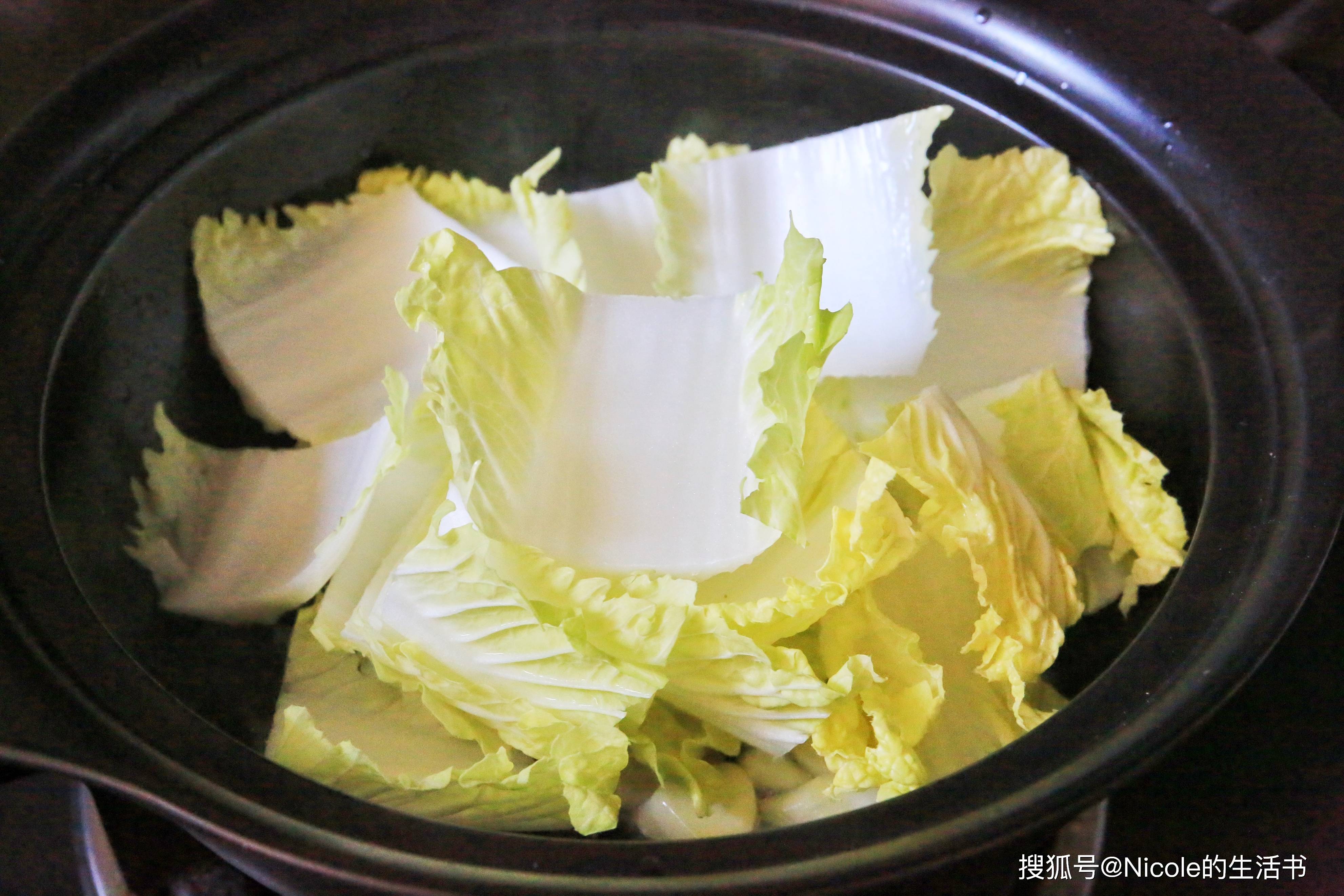 原創(chuàng)帶來無限暖意的秋冬美食：砂鍋白菜丸子煲