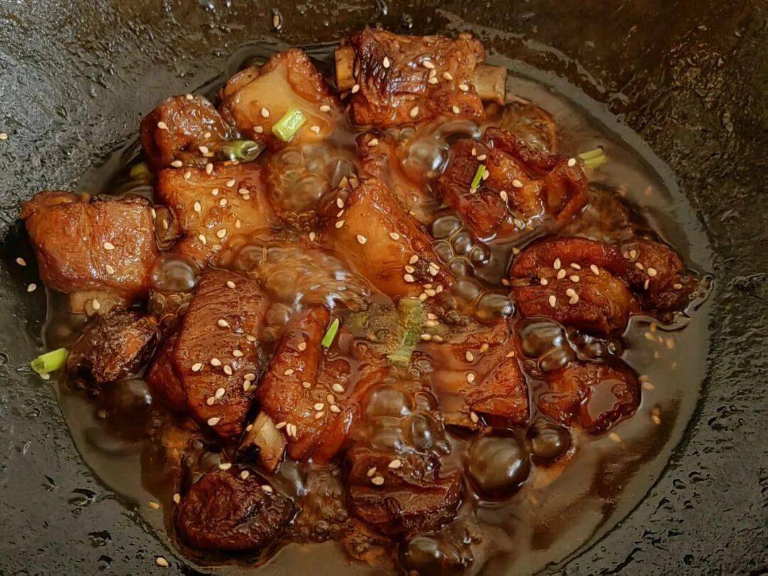 提前收藏！年夜飯巨好吃的排骨做法，酸酸甜甜超級(jí)香！