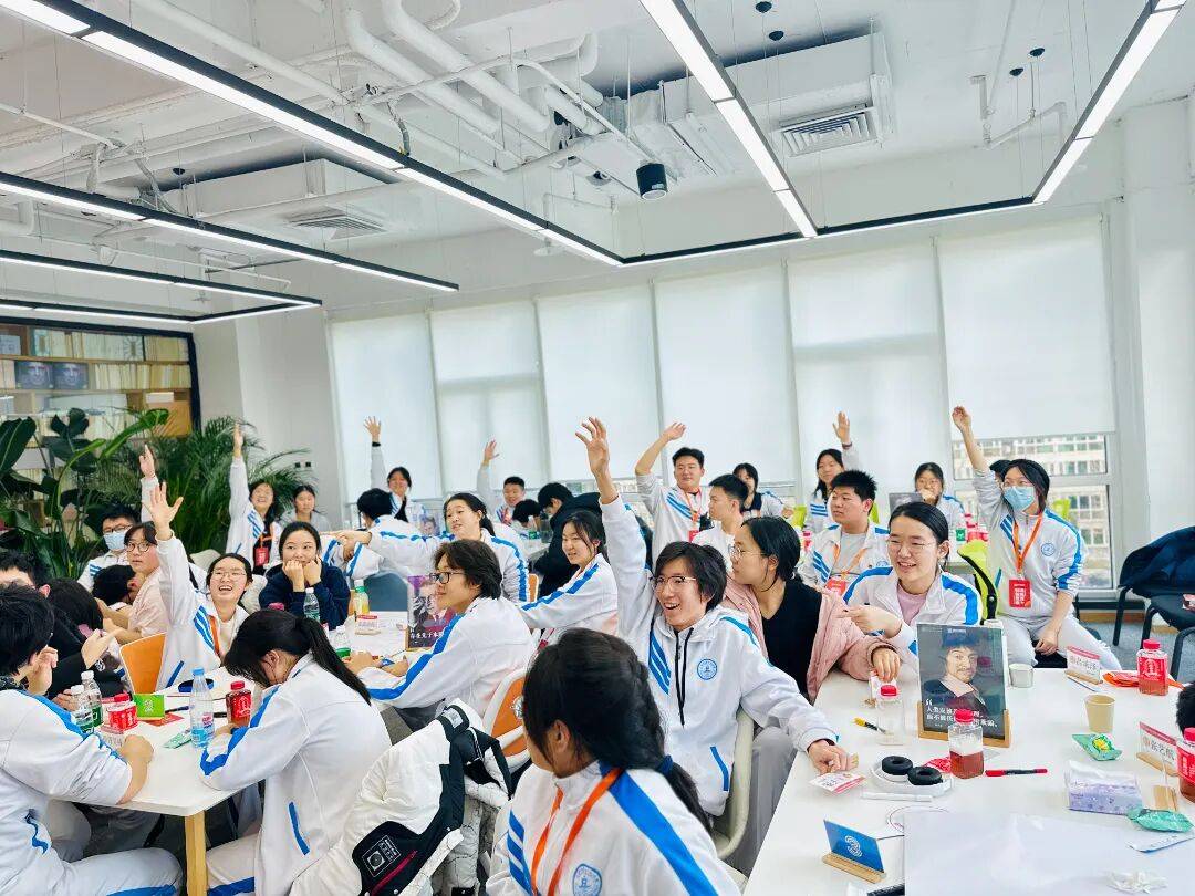 點(diǎn)贊！海淀這所中學(xué)憑啥又出圈了？