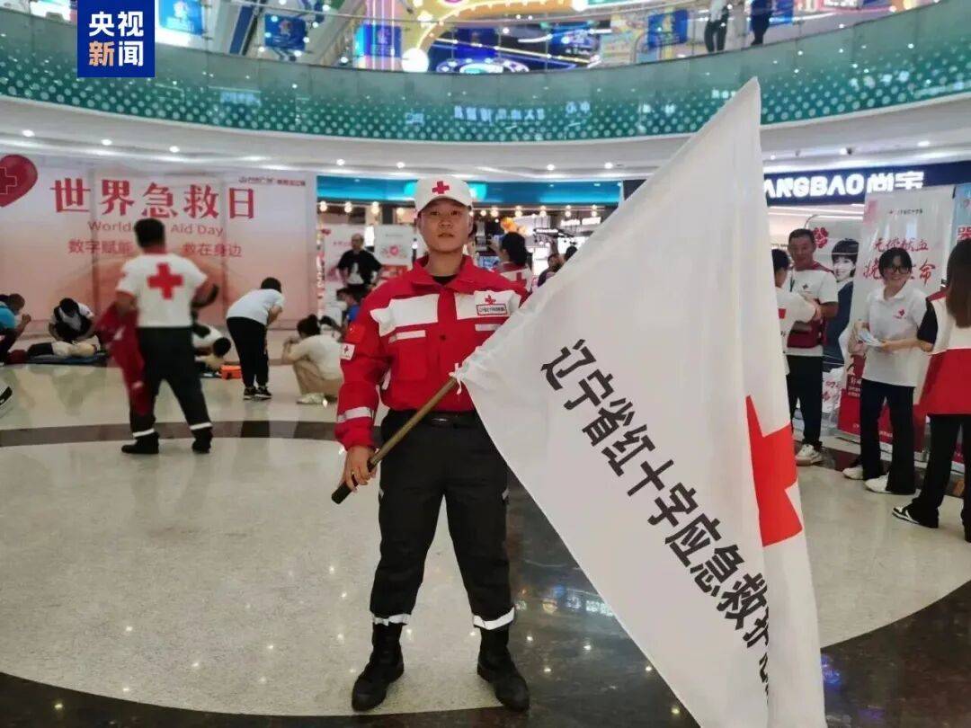 大學(xué)生救人犧牲，筆記本上寫著“無名無利無悔，有情有義有祖國……”