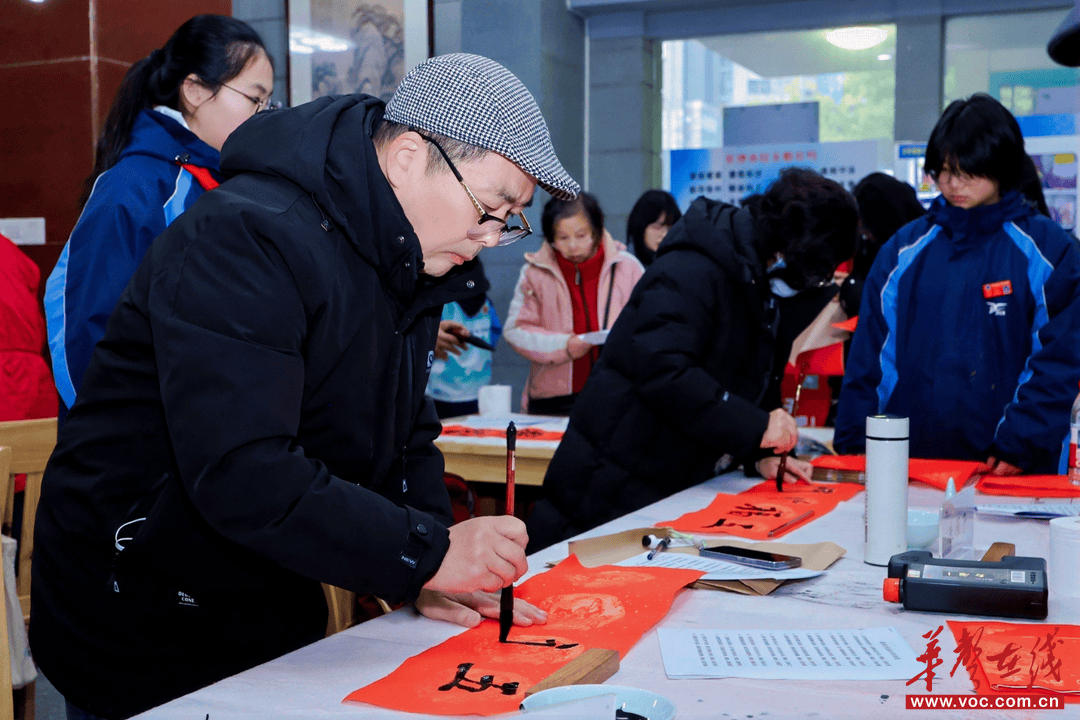 跨界聯(lián)動賀新春 湖南圖書館2026年新春文化廟會啟幕