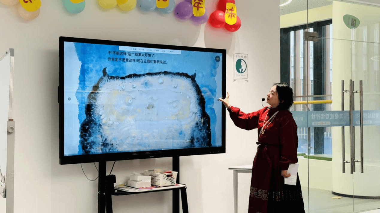 原創(chuàng)新城區(qū)圖書館“講年俗 品年味”引領(lǐng)親子家庭沉浸式體驗(yàn)中國年