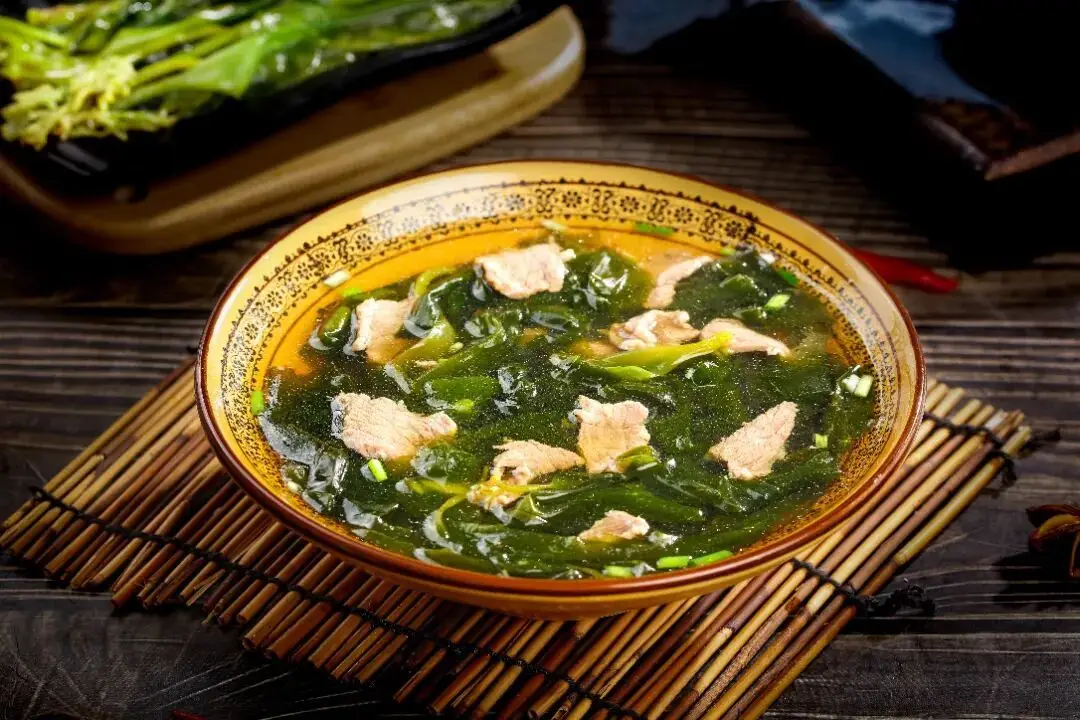 昆布決明子瘦肉湯丨周末美食