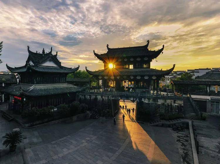 國際旅游攝影網(wǎng)2026年國內(nèi)外攝影路線全景指南