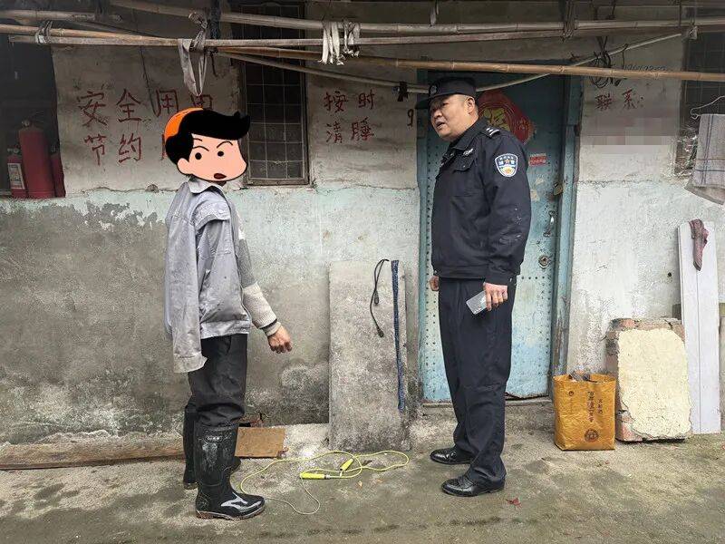 海鹽一超市門(mén)口的快遞包裹連續(xù)被盜，小偷落網(wǎng)！