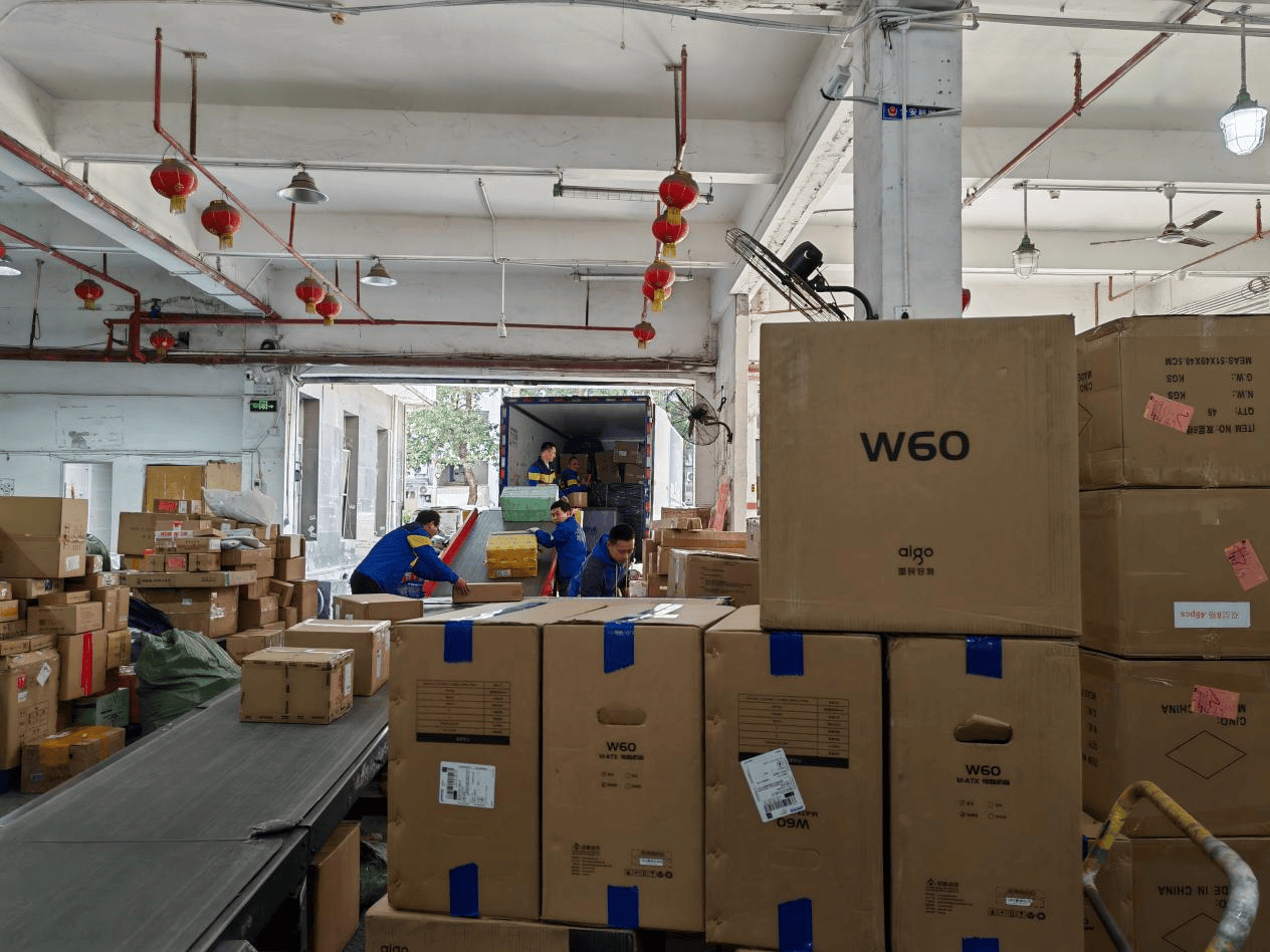 二十年專業(yè)相伴，德邦快遞為華強北新春旺銷“提速”