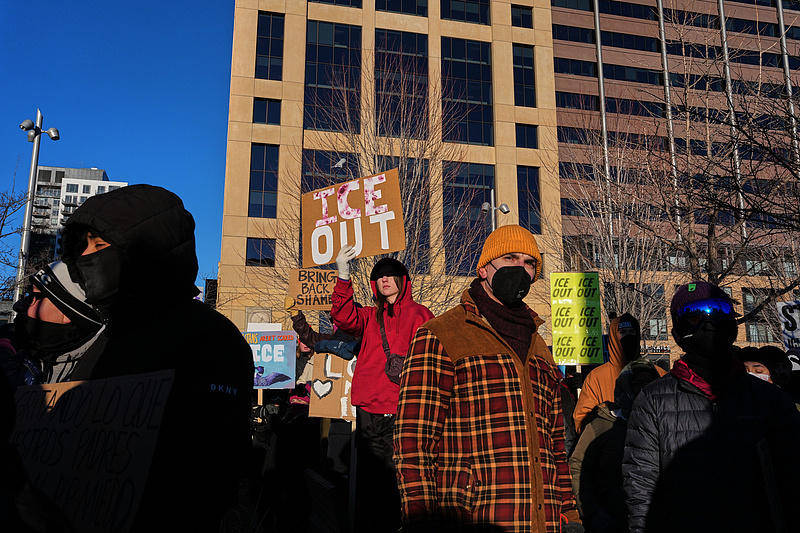 抗議暴力移民執(zhí)法，全美至少300城參加