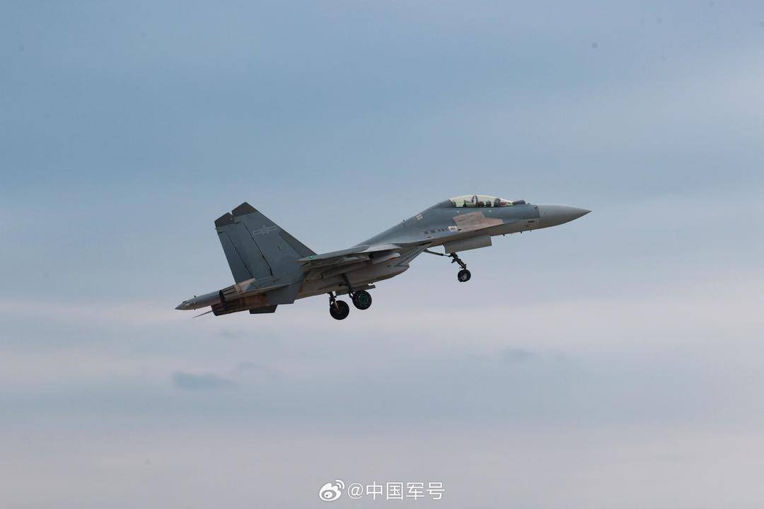 一鍵收藏！解鎖戰(zhàn)鷹冬日訓(xùn)練最新壁紙