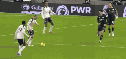 0-2到2-2 英超BIG6內(nèi)戰(zhàn)太戲?。籂?zhēng)議進(jìn)球+神龍擺尾 8.8億豪門(mén)9輪1勝