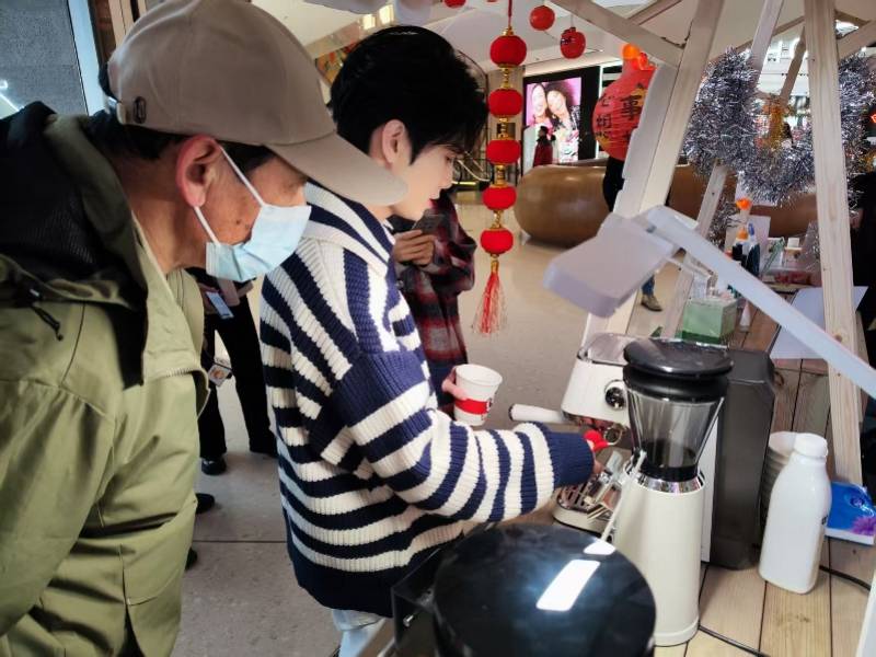 多種爆款賣斷貨！中山特色美食征服上海市民味蕾