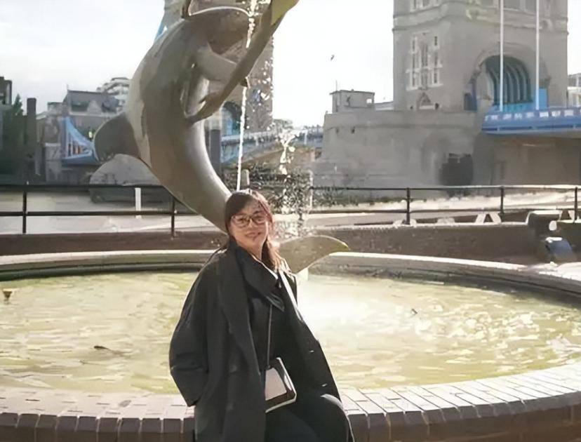 “全家移民”真相大白僅半年，43歲孫儷再傳喜訊，張藝謀真沒撒謊