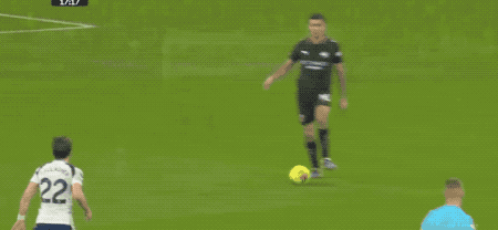 0-2到2-2 英超BIG6內(nèi)戰(zhàn)太戲?。籂?zhēng)議進(jìn)球+神龍擺尾 8.8億豪門(mén)9輪1勝