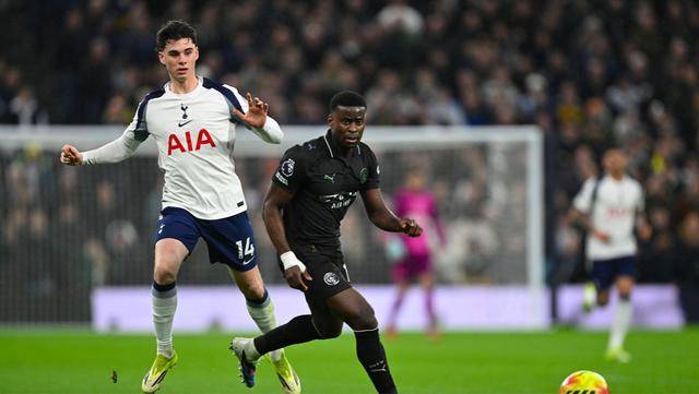 0-2到2-2 英超BIG6內(nèi)戰(zhàn)太戲?。籂?zhēng)議進(jìn)球+神龍擺尾 8.8億豪門(mén)9輪1勝