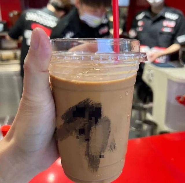 這種飲料除了“上癮”，還會(huì)讓你抑郁、焦慮！尤其女性要少喝