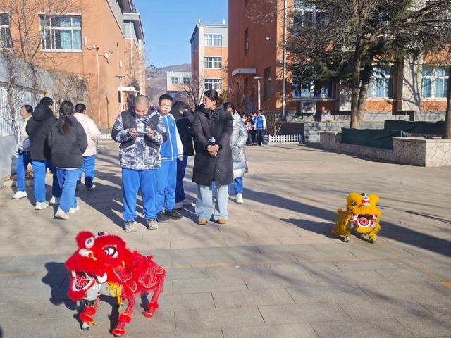 黃松峪中學舉辦科技嘉年華，AI運動體驗成全場焦點