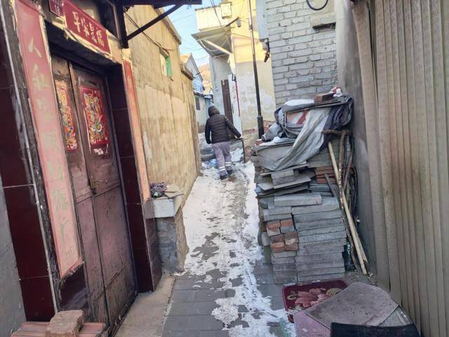 東慧公益攜手尚德公益走進(jìn)新橋路中學(xué)開(kāi)展需求調(diào)研與新春慰問(wèn)