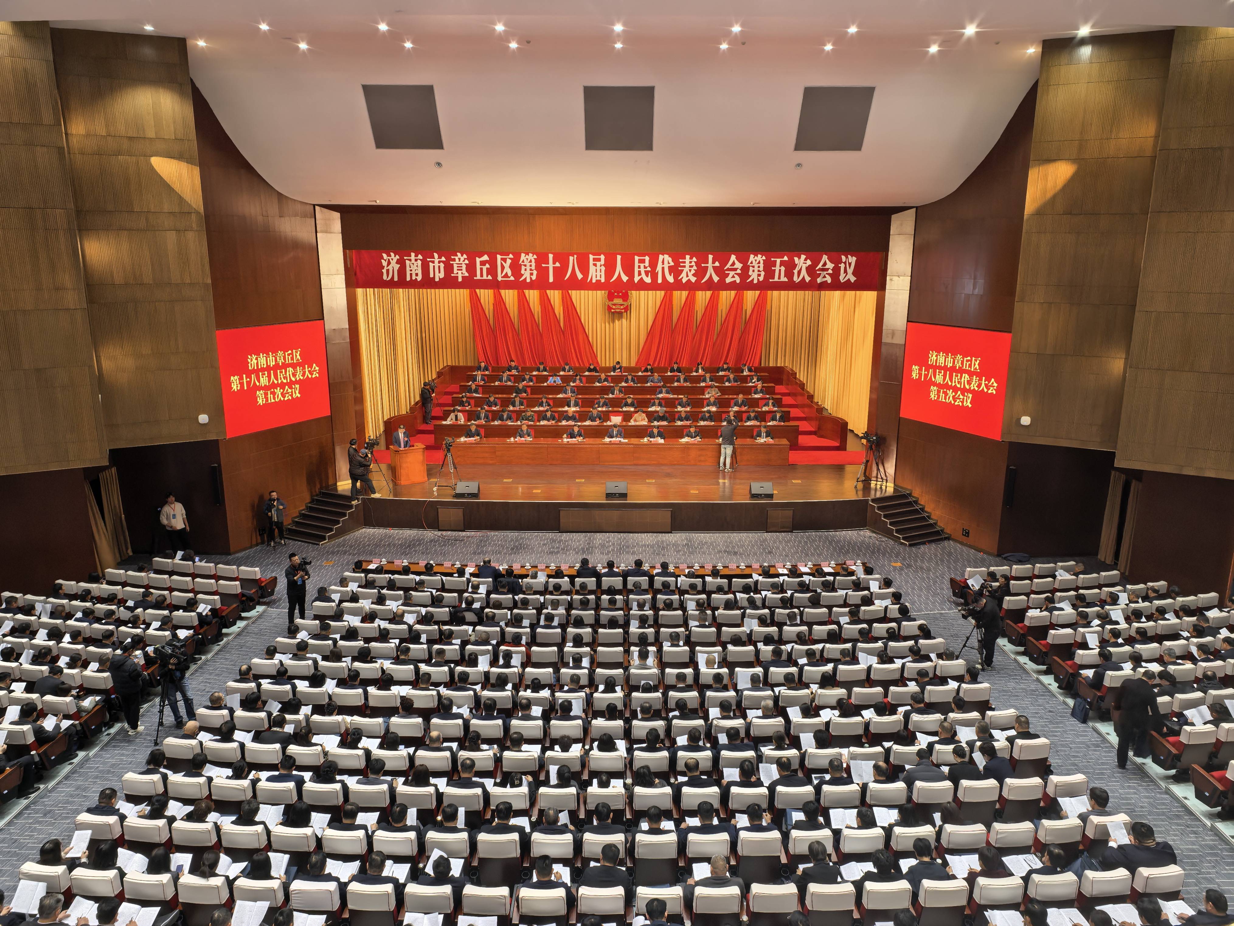 今年章丘區(qū)將竣工投用章丘四中繡源河校區(qū)，加快清照中學(xué)初中部規(guī)劃建設(shè)