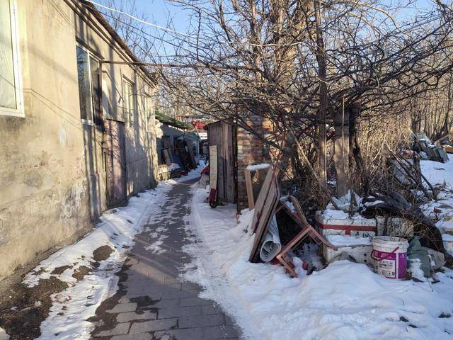 東慧公益攜手尚德公益走進(jìn)新橋路中學(xué)開(kāi)展需求調(diào)研與新春慰問(wèn)