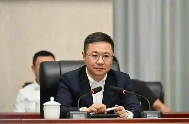 遵義市市長(zhǎng)黃偉任上被查 16歲考上大學(xué)