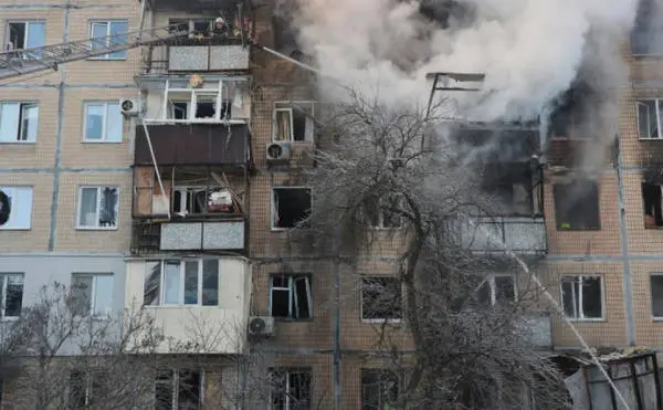 澤連斯基譴責(zé)俄方襲擊，特朗普卻回：普京信守承諾，?；鹨恢芷谙抟堰^