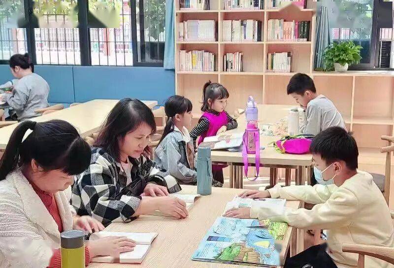 福建廈門：把學(xué)校建在圖書館——記福建省廈門市新教育學(xué)校“把學(xué)校建在圖書館”閱讀生態(tài)建設(shè)