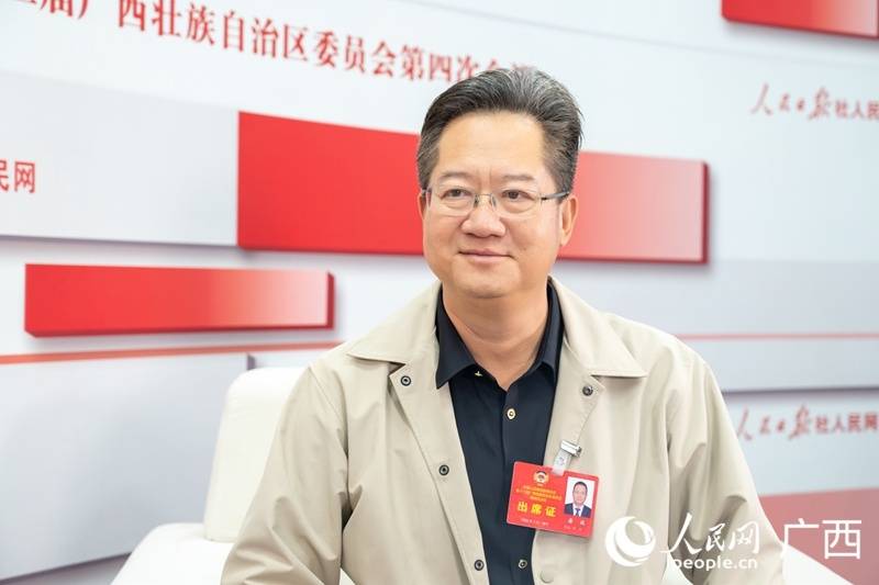 唐波委員：抓住人工智能先發(fā)優(yōu)勢(shì) 適配法律產(chǎn)業(yè)發(fā)展需求