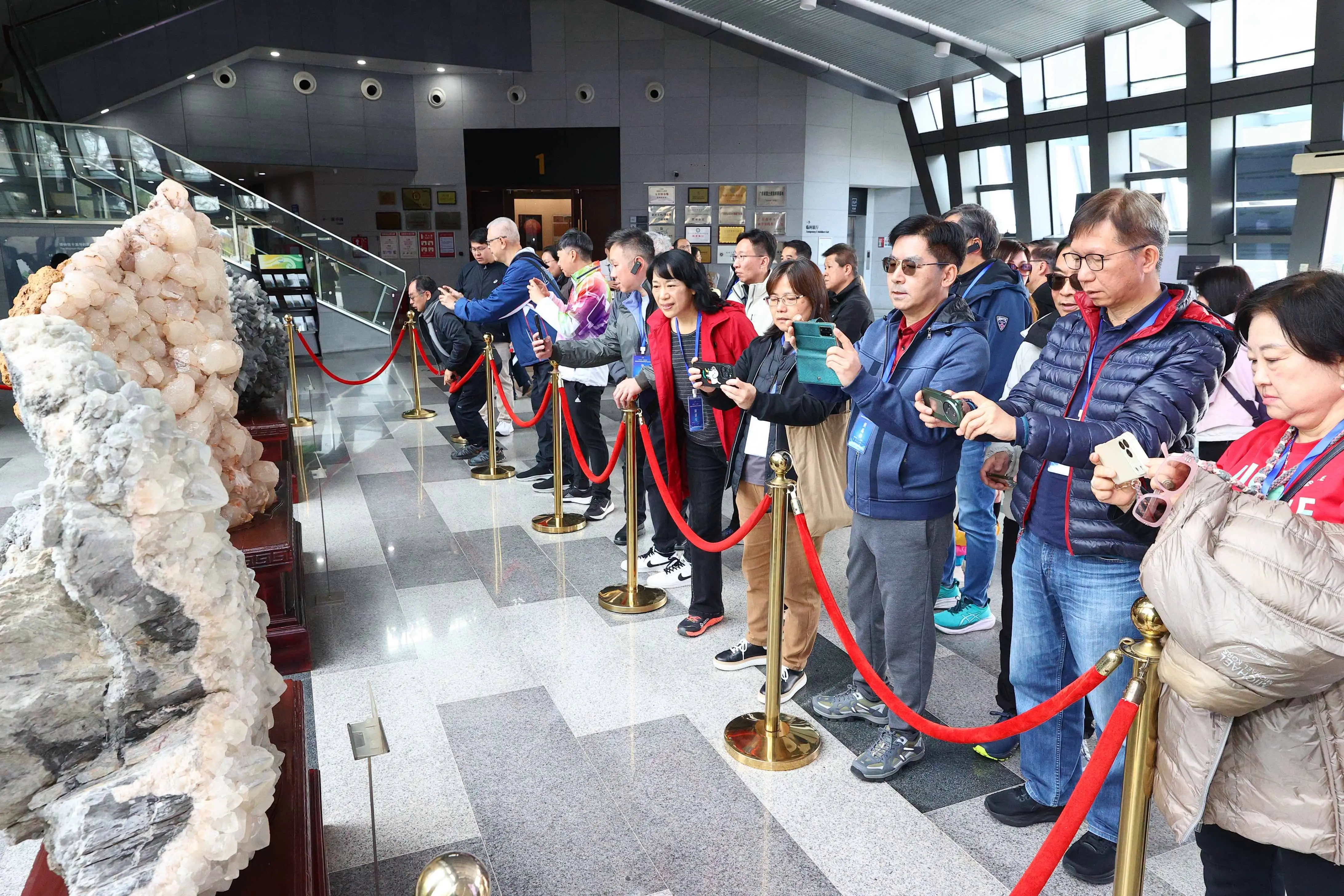 “美美與共 同心筑夢”香港教育領(lǐng)袖考察活動深圳舉行