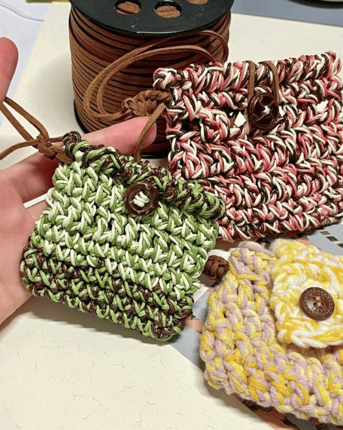 研究生在高鐵上趕論文被拍，評論：見過導師也在高鐵上改論文...