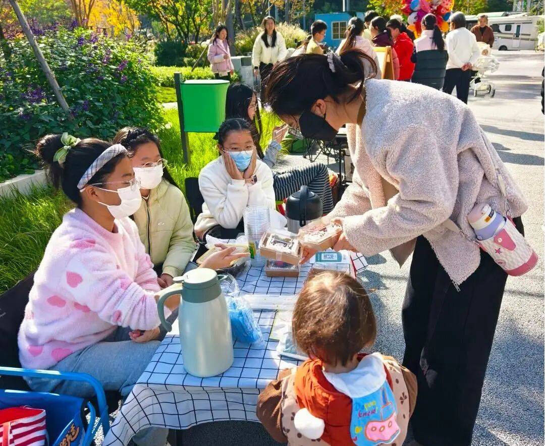 從“職業(yè)懵懂”到“商業(yè)實戰(zhàn)” 這所小學把職業(yè)體驗課程開進真實社會