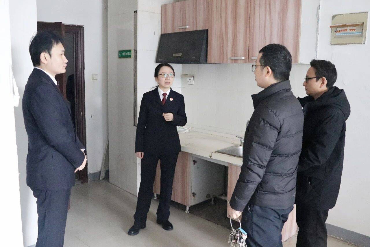 無(wú)社保記錄、名下有房產(chǎn)，為何能申請(qǐng)到公租房？離婚證明復(fù)印件露出破綻……｜今晚九點(diǎn)半