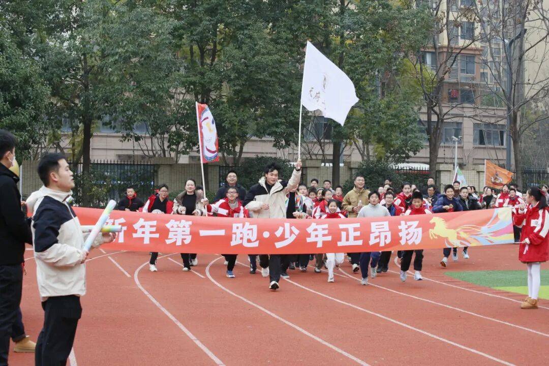 從“職業(yè)懵懂”到“商業(yè)實戰(zhàn)” 這所小學把職業(yè)體驗課程開進真實社會