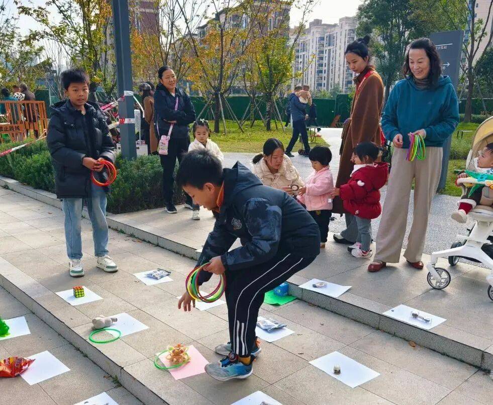 從“職業(yè)懵懂”到“商業(yè)實戰(zhàn)” 這所小學把職業(yè)體驗課程開進真實社會