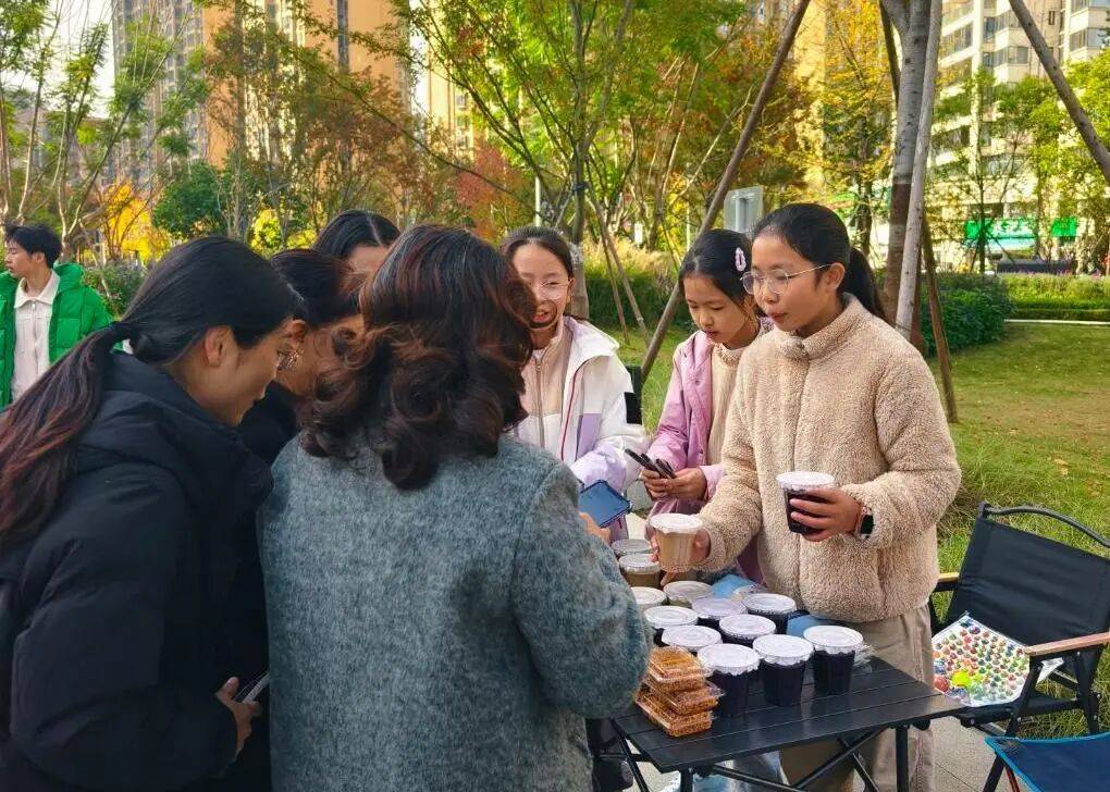 從“職業(yè)懵懂”到“商業(yè)實戰(zhàn)” 這所小學把職業(yè)體驗課程開進真實社會