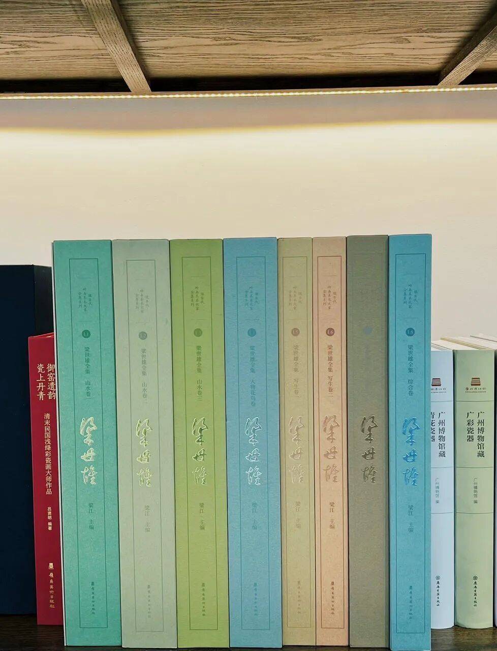 奧運(yùn)珍品和系列珍貴圖書入藏吳興暨冬奧特別策劃《藝蘊(yùn)冬奧》在吳啟播