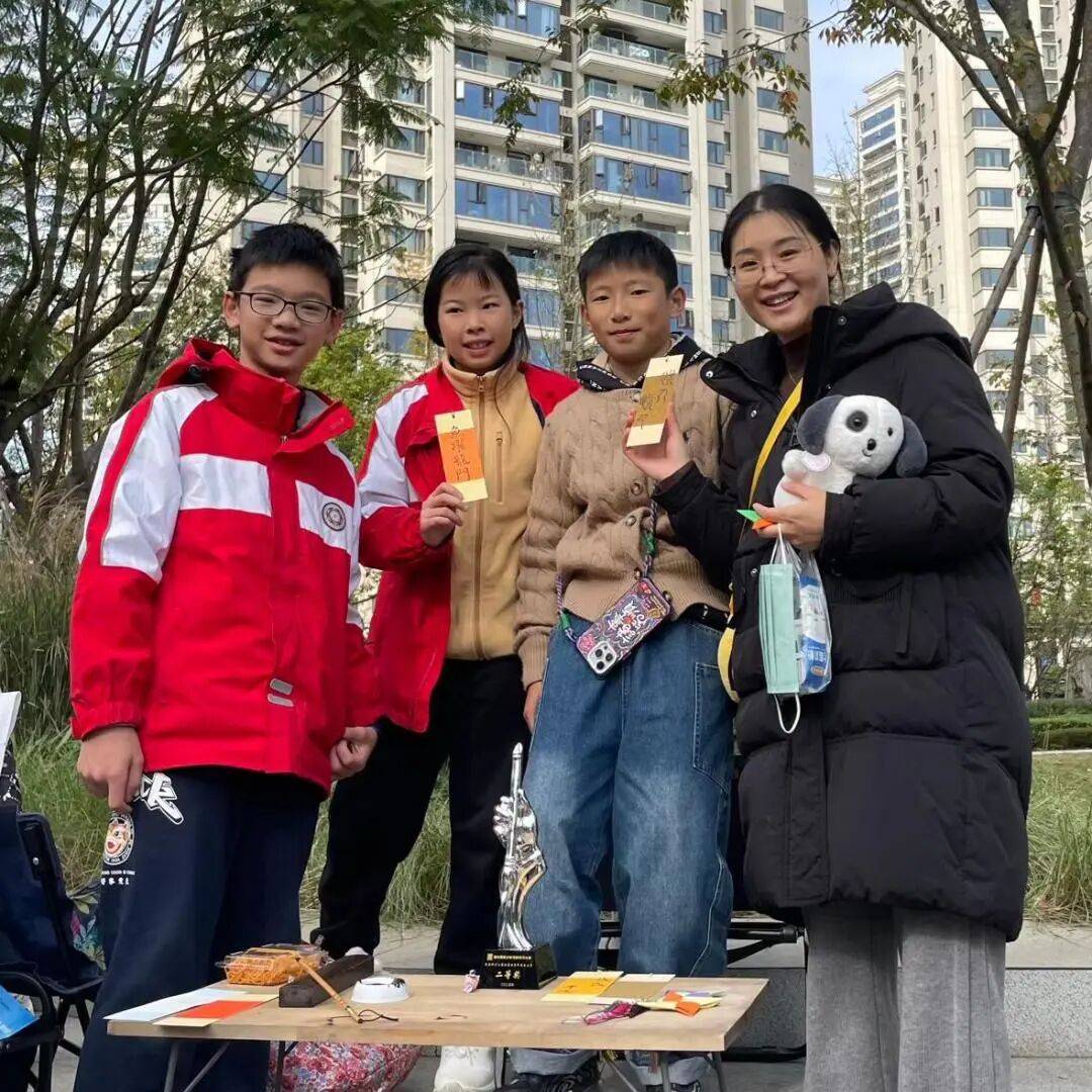 從“職業(yè)懵懂”到“商業(yè)實戰(zhàn)” 這所小學把職業(yè)體驗課程開進真實社會