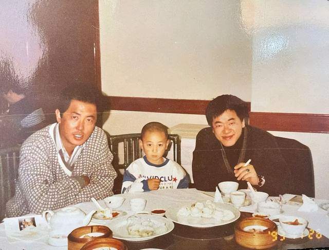 原創(chuàng)77歲影視圈大亨吳敦去世！干女兒賈靜雯悼念，捧紅釋小龍郝劭文