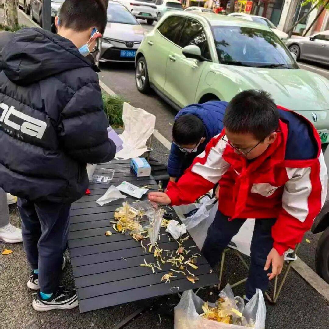 從“職業(yè)懵懂”到“商業(yè)實戰(zhàn)” 這所小學把職業(yè)體驗課程開進真實社會