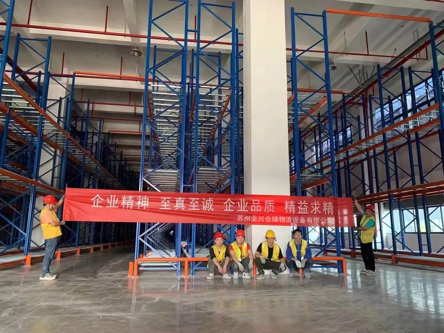 2025年倉儲貨架廠家分析及選購指南，立體倉庫組合式鋼結(jié)構(gòu)貨架/物流公司倉庫貨架/高位貨架倉儲，倉儲貨架廠商怎么選擇