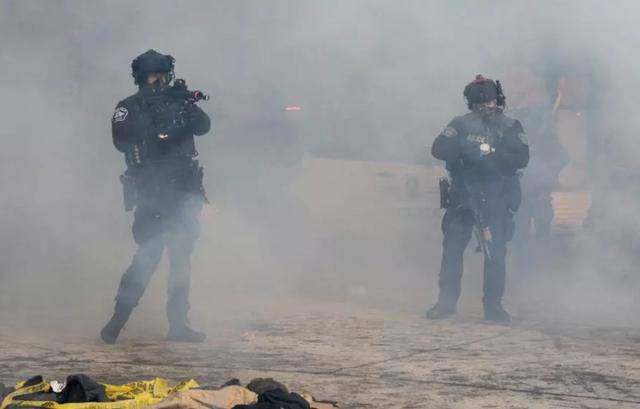 溫和措辭與強(qiáng)硬現(xiàn)實(shí)：明尼阿波利斯的移民執(zhí)法張力