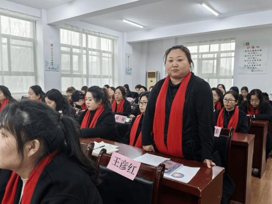 錨定目標(biāo)勇奮進(jìn) 同心耕耘綻芳華——忻州市康樂小學(xué)舉行2025—2026學(xué)年第一學(xué)期期末教育教學(xué)工作總結(jié)大會