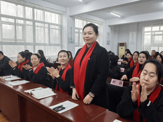 錨定目標(biāo)勇奮進(jìn) 同心耕耘綻芳華——忻州市康樂小學(xué)舉行2025—2026學(xué)年第一學(xué)期期末教育教學(xué)工作總結(jié)大會