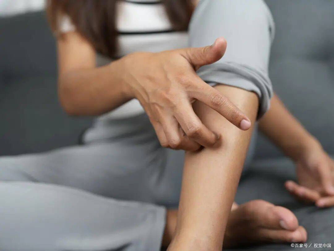 女性夜間膝蓋酸痛？5個常見原因幫你找準(zhǔn)“癥結(jié)”，養(yǎng)護方法收好