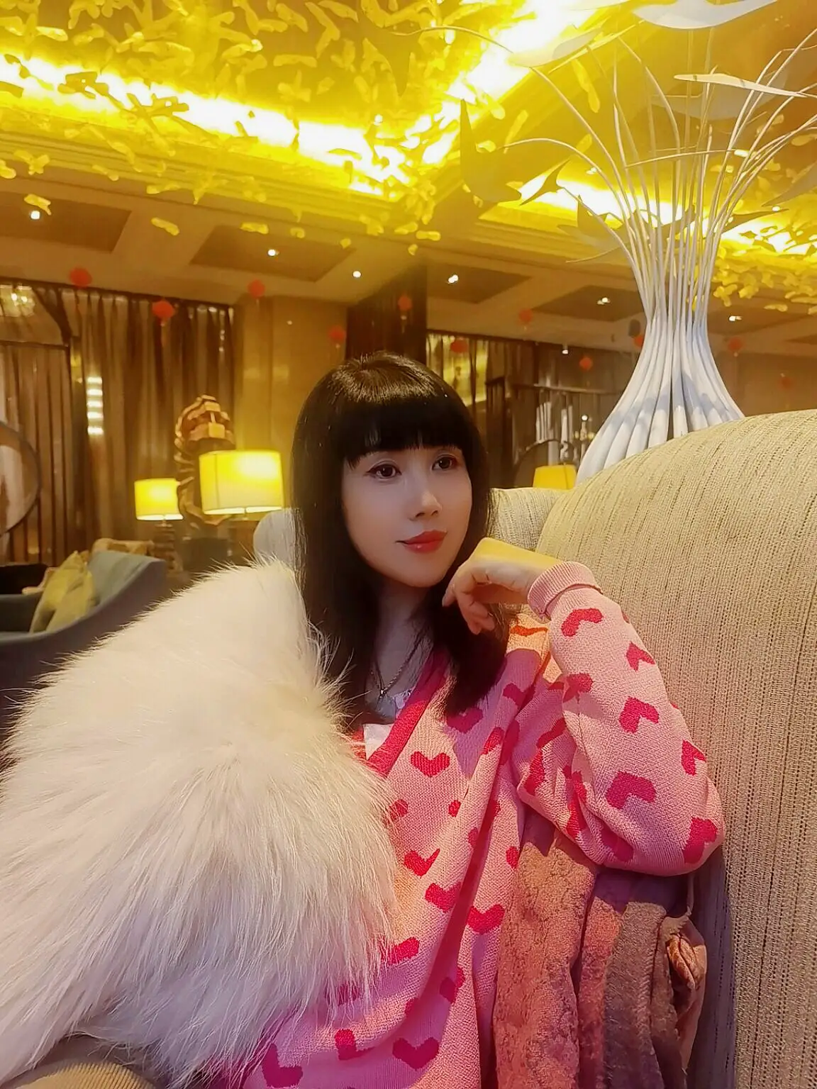 施施然《霧中訪那色峰海》《印度洋》選入《新時(shí)代詩歌百人讀本》