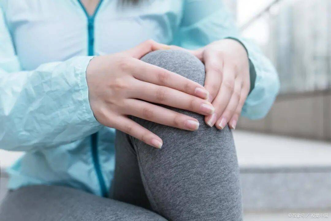 女性夜間膝蓋酸痛？5個(gè)常見(jiàn)原因幫你找準(zhǔn)“癥結(jié)”，養(yǎng)護(hù)方法收好