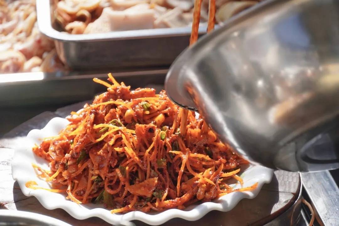 新春走基層｜大理觀音塘美食一條街：市井煙火里的白族風(fēng)味
