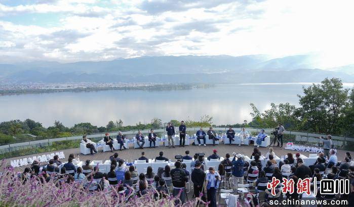 2025第七屆大涼山戲劇節(jié)·國(guó)際戲劇對(duì)話在西昌舉行