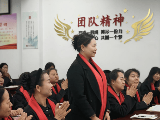 錨定目標(biāo)勇奮進(jìn) 同心耕耘綻芳華——忻州市康樂小學(xué)舉行2025—2026學(xué)年第一學(xué)期期末教育教學(xué)工作總結(jié)大會