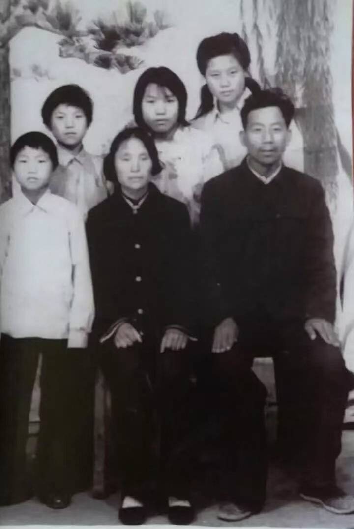 大學(xué)生寫家史︱一家一世界，一日一百年